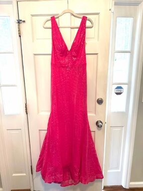 Elegant Fuchsia Sequin V-Neck Evening Dress